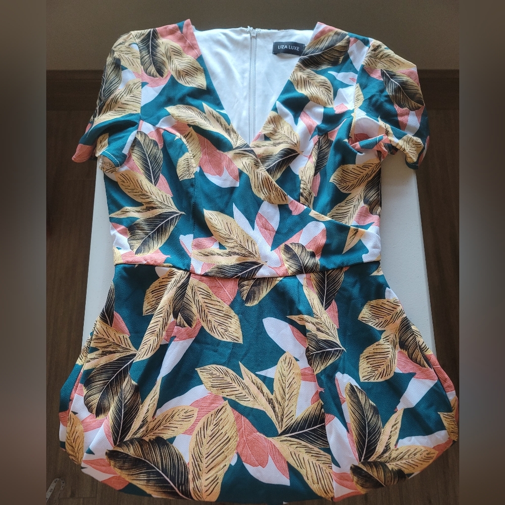 Liza Luxe Tropical Flutter Sleeve Dress - Picture 4 of 11